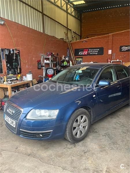 Usado Audi A6 170 CV (125 kW) 2004 Azul Berlina
