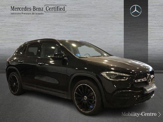 Usado Mercedes GLA250 AMG line 218 CV (160 kW) 2022 Negro SUV
