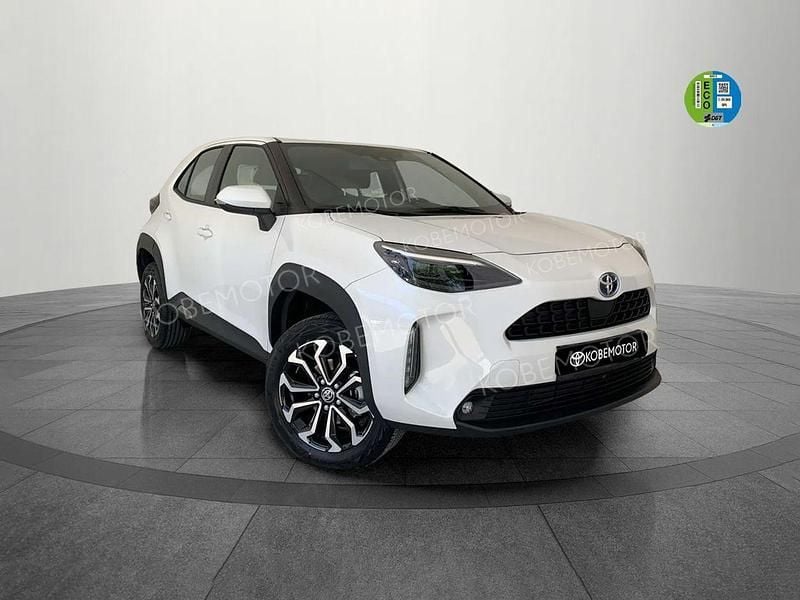Blanco Nuevo 2025 Toyota Yaris Hybrid Active | 27.665 € (Precio justo) - Imagen 1/4