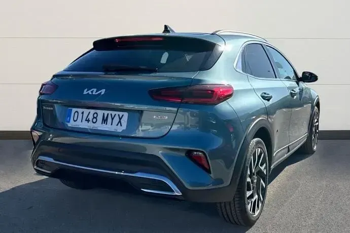 Usado Kia XCeed 141 CV (103 kW) 2025 Gris SUV