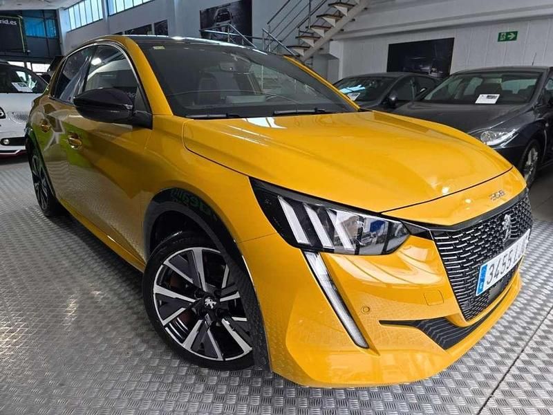 Usado Peugeot 208 GT-line 102 CV (75 kW) 2020 Amarillo Utilitario