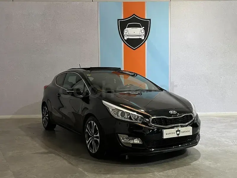 Usado Kia ProCeed 128 CV (94 kW) 2014 Negro Utilitario