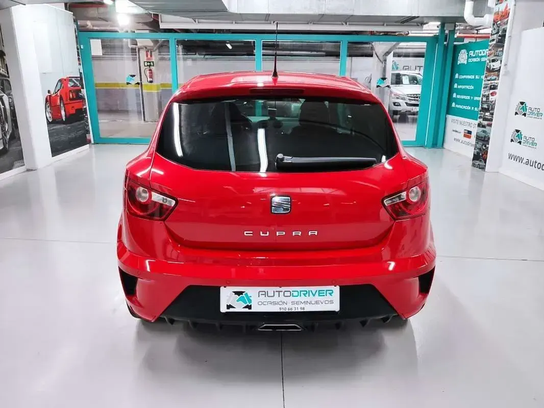 Usado Seat Ibiza SC CUPRA 179 CV (131 kW) 2012 Rojo Utilitario