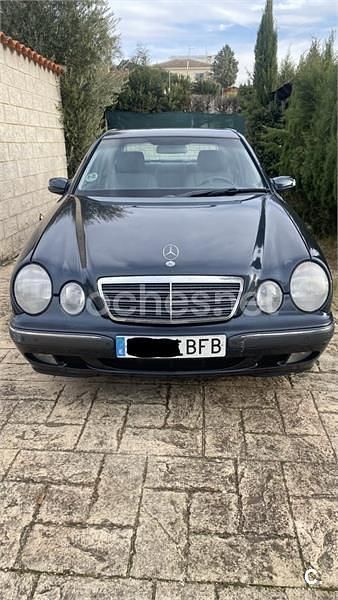 Azul Usado 2001 Mercedes E200 Elegance Berlina | 3000 € - Imagen 1/4