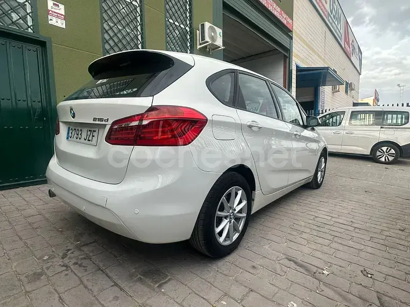 Usado BMW 216 Active Tourer 116 CV (85 kW) 2017 Blanco Monovolumen