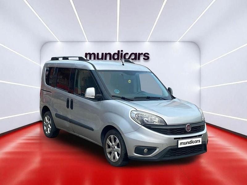 Usado Fiat Doblò Lounge 120 CV (88 kW) 2016 Plateado Monovolumen