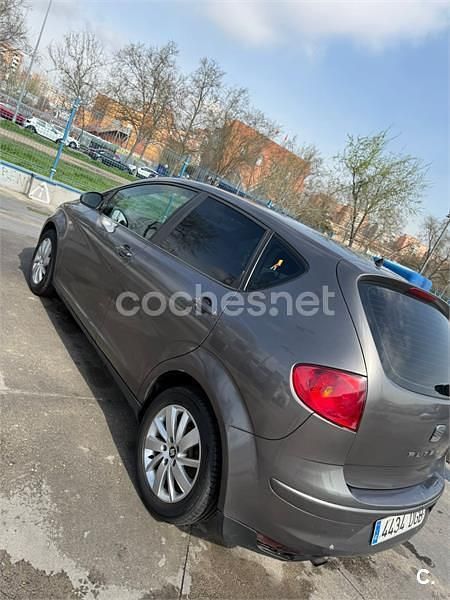Usado Seat Altea Reference 102 CV (75 kW) 2005 Gris / plata Monovolumen