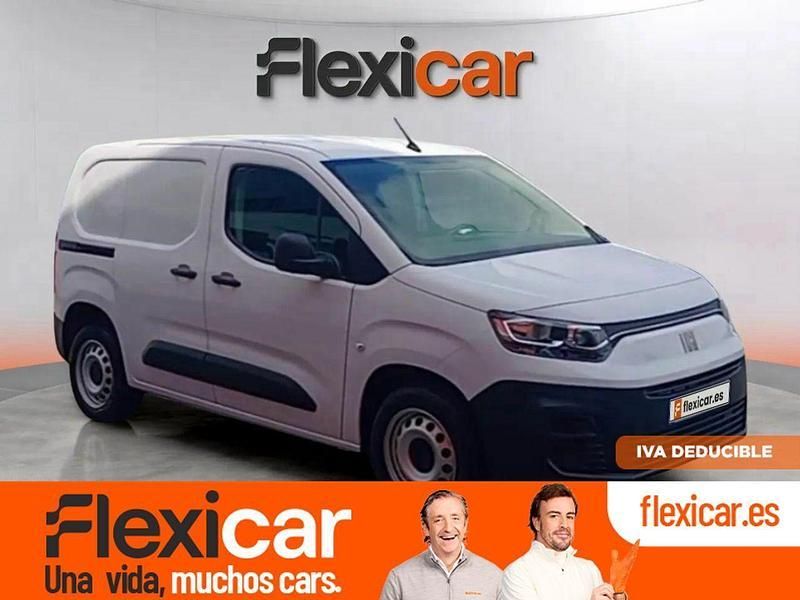 Blanco Usado 2023 Fiat Doblò Monovolumen | 17.290 € (Buen precio) - Imagen 1/4