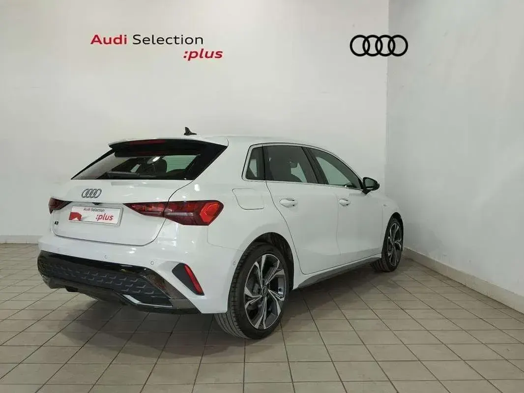 Usado Audi A3 Sportback e-tron S-Line 204 CV (150 kW) 2025 Blanco Utilitario