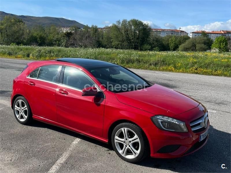Granate Usado 2014 Mercedes A180 Urban Berlina | 17.750 € - Imagen 1/4