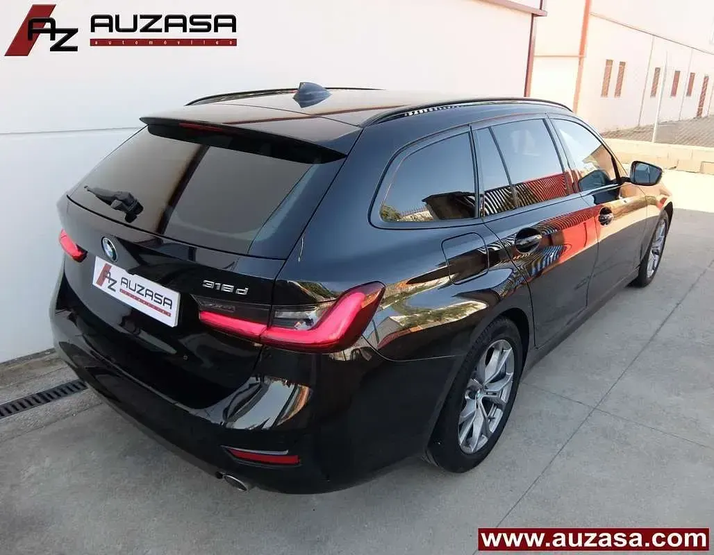 Usado BMW 318 Shadowline 150 CV (110 kW) 2022 Negro Familiar