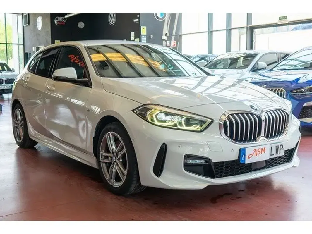 Usado BMW 118 M Sport 150 CV (110 kW) 2022 Blanco Utilitario