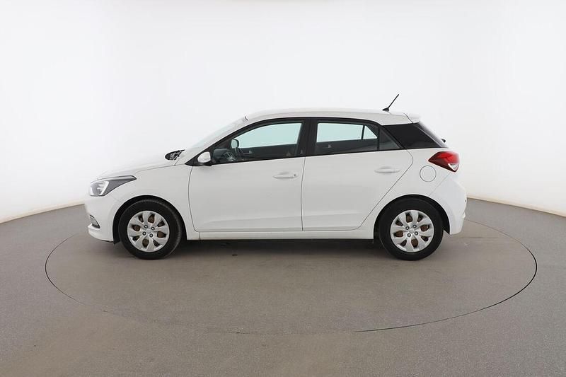 Usado Hyundai i20 86 CV (63 kW) 2017 Blanco Berlina