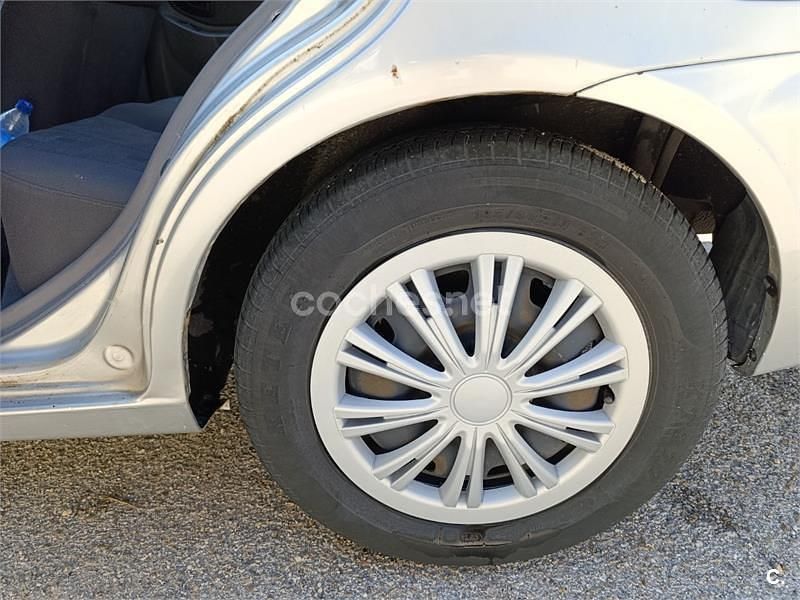 Usado Hyundai Accent 82 CV (60 kW) 2003 Azul Berlina