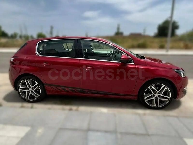 Usado Peugeot 308 Allure 130 CV (95 kW) 2014 Granate Berlina