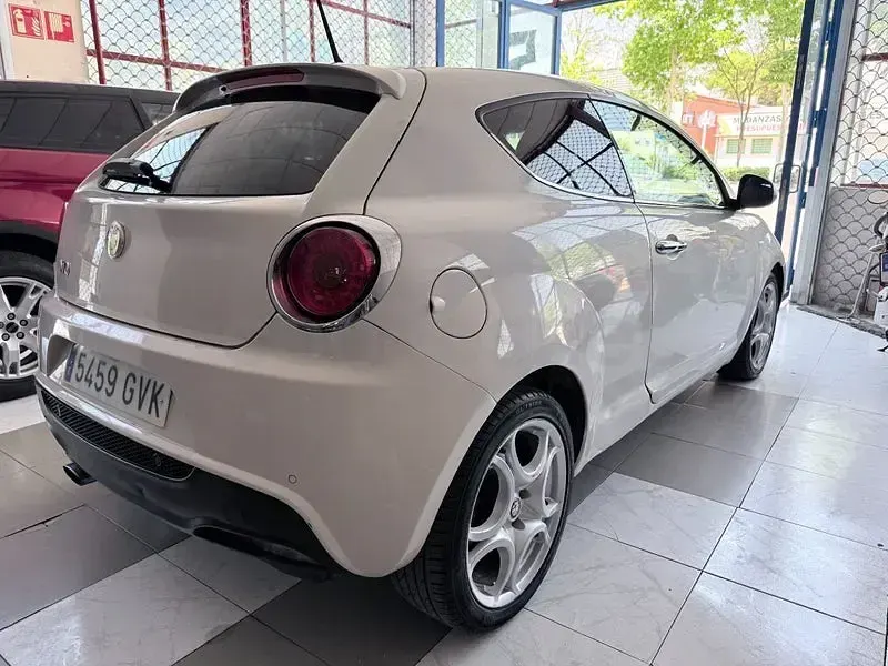 Usado Alfa Romeo MiTo Distinctive 95 CV (69 kW) 2009 Blanco Utilitario