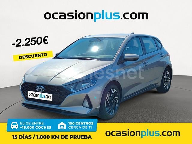 Gris / plata Usado 2021 Hyundai i20 Berlina | 13.750 € (Precio justo) - Imagen 1/4