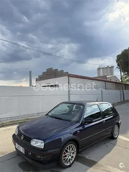 Usado VW Golf III Edition 115 CV (84 kW) 1997 Violeta / lila Berlina