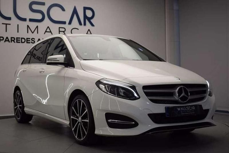 Usado Mercedes B200 136 CV (100 kW) 2017 Blanco Monovolumen