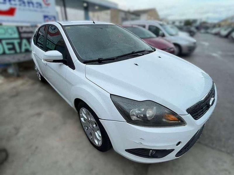 Usado Ford Focus Trend 90 CV (66 kW) 2008 Blanco Utilitario
