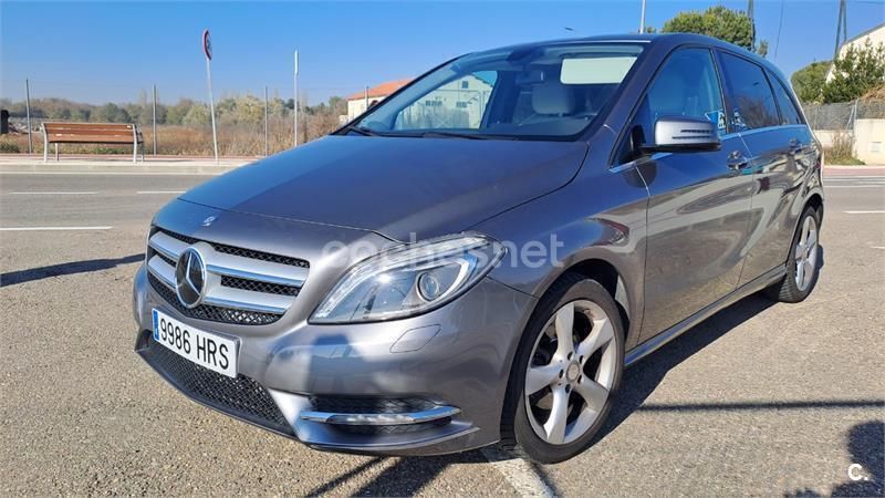 Gris / plata Usado 2013 Mercedes B180 Monovolumen | 9999 € (Buen precio) - Imagen 1/4