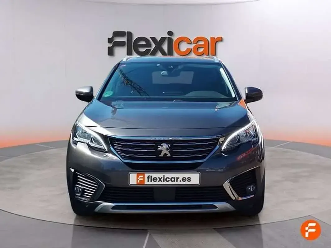 Usado Peugeot 5008 Allure 131 CV (96 kW) 2019 Marrón SUV