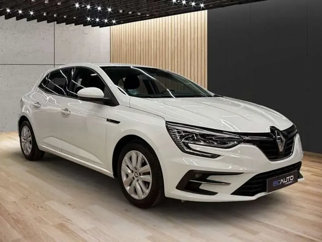 Usado Renault Mégane II Equilibre 116 CV (85 kW) 2022 Blanco Berlina