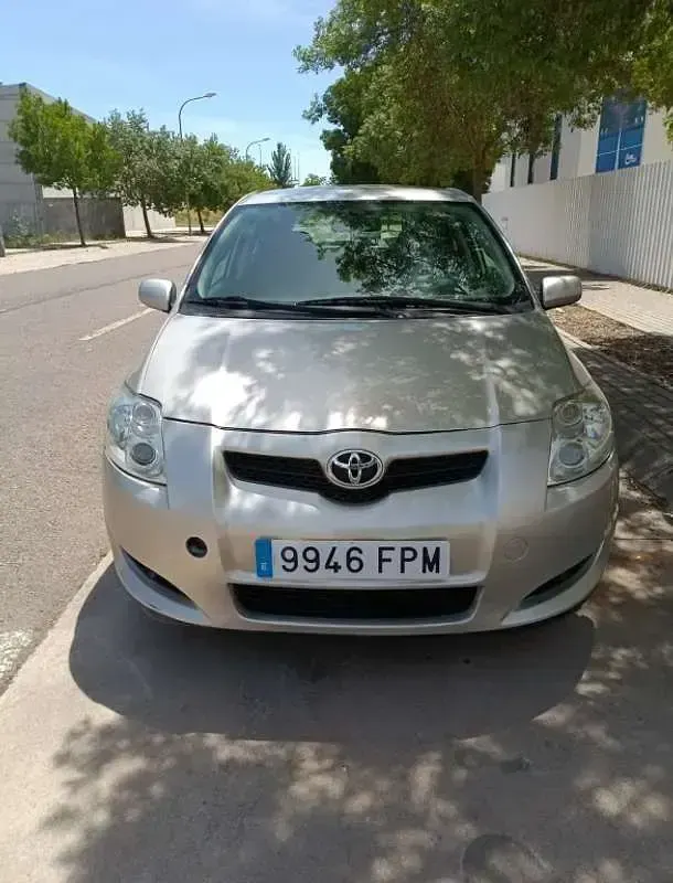 Usado Toyota Auris Luna 126 CV (92 kW) 2007 Gris Utilitario