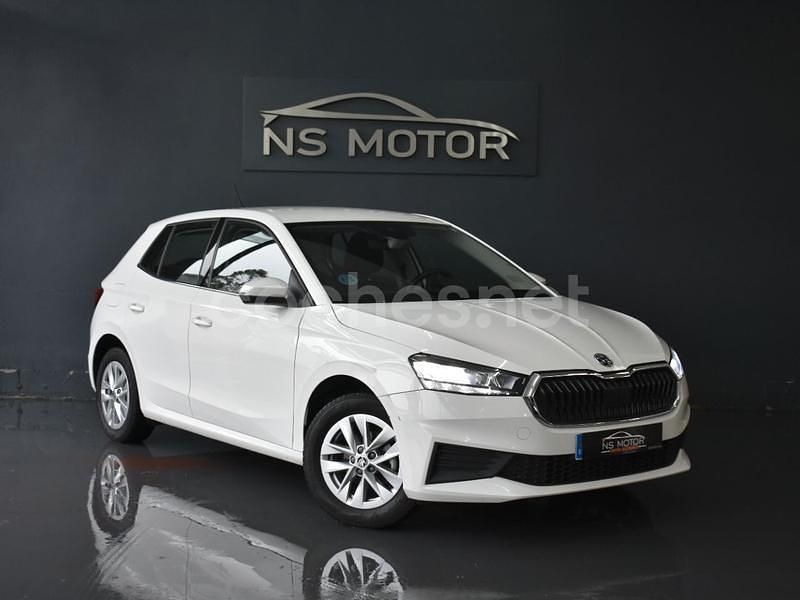 Usado Skoda Fabia Ambition 95 CV (69 kW) 2023 Blanco Berlina