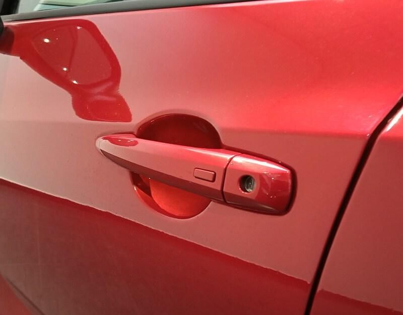 Usado Nissan Juke Tekna 114 CV (83 kW) 2022 Rojo burgundi / tech SUV