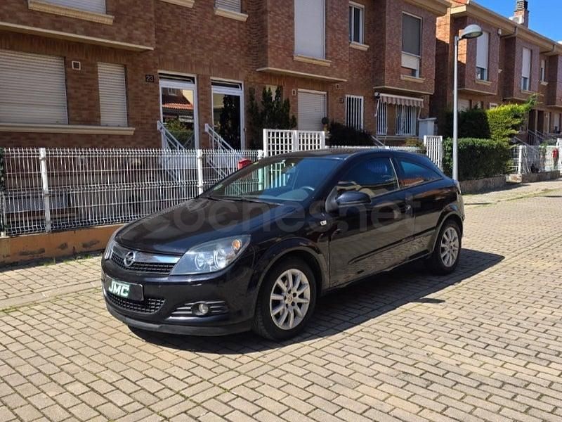 Usado Opel Astra GTC Sport 100 CV (73 kW) 2007 Negro Berlina