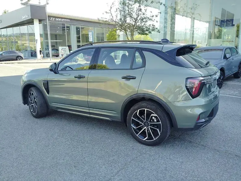 Usado Lynk & Co 01 276 CV (202 kW) 2026 Verde SUV
