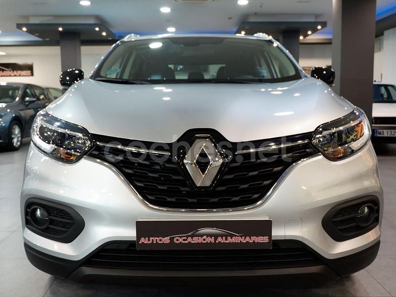 Usado Renault Kadjar LIMITED 140 CV (102 kW) 2022 Gris / plata SUV