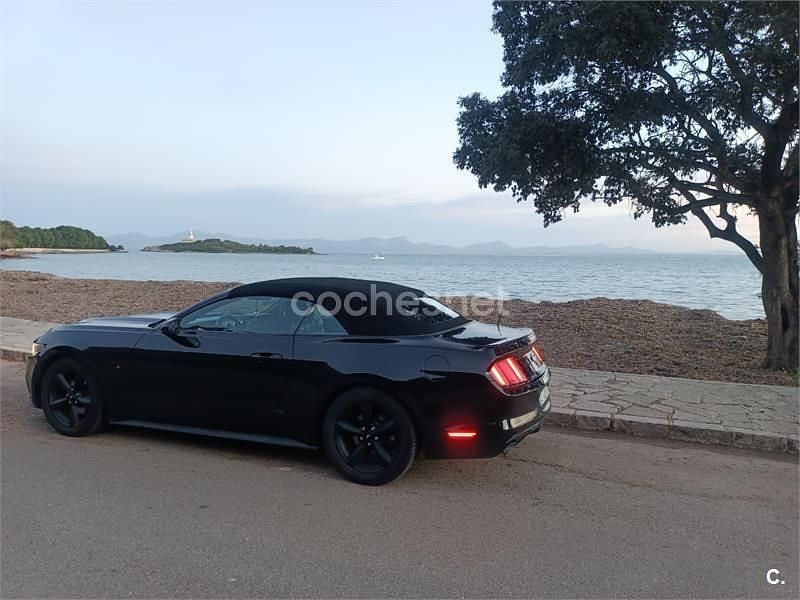 Usado Ford Mustang GT 418 CV (307 kW) 2017 Negro Descapotable