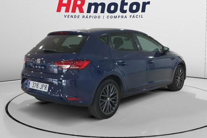 Usado Seat Leon Style 110 CV (80 kW) 2016 Azul Utilitario