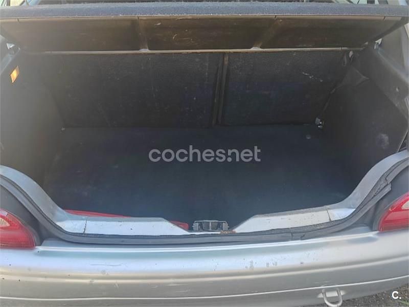 Usado Citroën Saxo 58 CV (42 kW) 1999 Gris / plata Utilitario