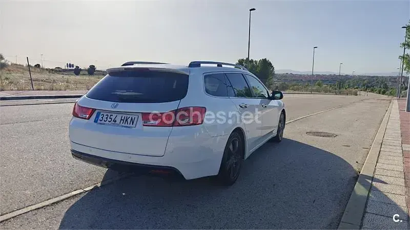 Usado Honda Accord Lifestyle 150 CV (110 kW) 2012 Blanco Familiar