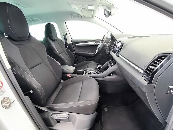 Usado Skoda Karoq Selection 150 CV (110 kW) 2025 Blanco SUV