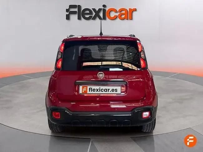 Usado Fiat Panda 70 HP (51 kW) 2024 Vermelho Citadino