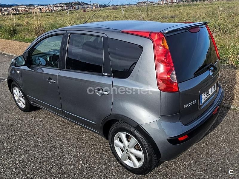 Usado Nissan Note Acenta 88 CV (64 kW) 2006 Negro Utilitario