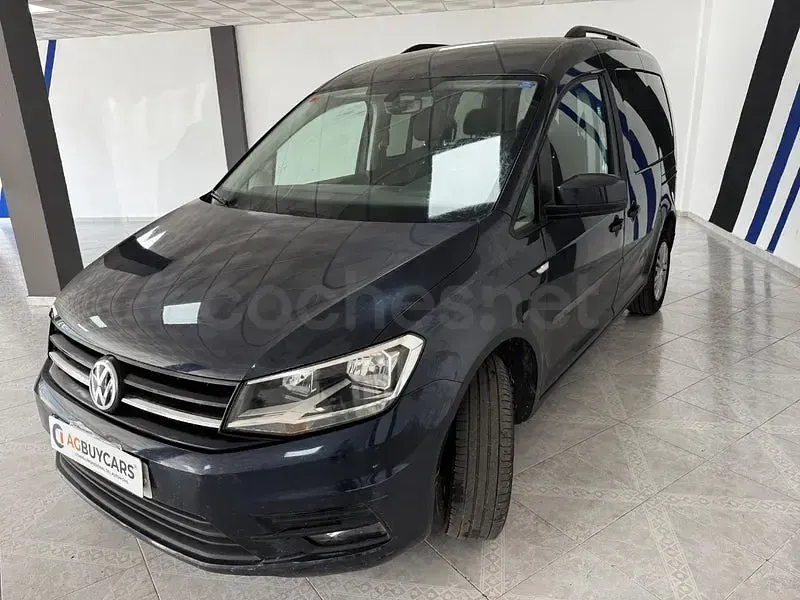 Usado VW Caddy Beach 102 CV (75 kW) 2018 Negro Monovolumen