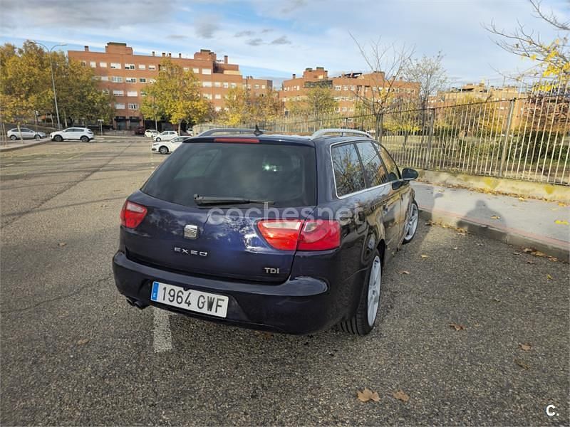 Usado Seat Exeo Sport 170 CV (125 kW) 2010 Azul Familiar