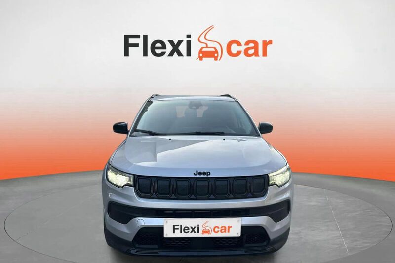 Usado Jeep Compass Night Eagle 131 CV (96 kW) 2022 Gris SUV