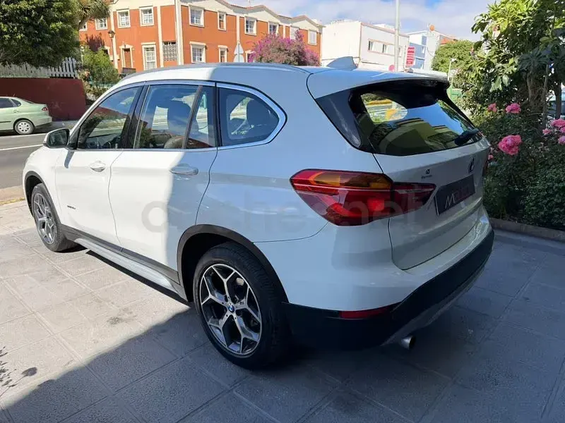 Usado BMW X1 Comfort Edition 150 CV (110 kW) 2016 Blanco SUV