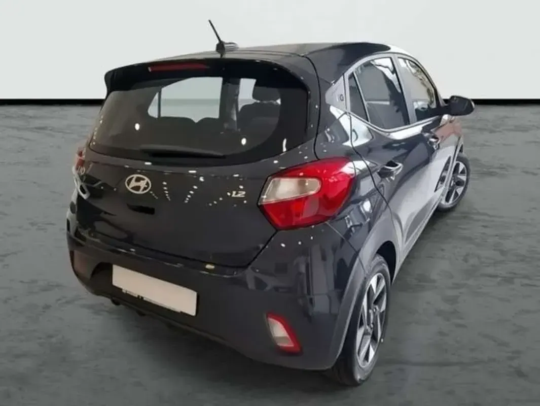 Usado Hyundai i10 79 CV (58 kW) 2025 Gris Utilitario
