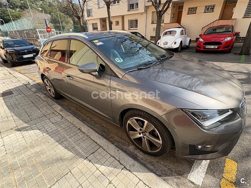 Usado Seat Leon CONNECT 150 CV (110 kW) 2014 Gris / plata Berlina