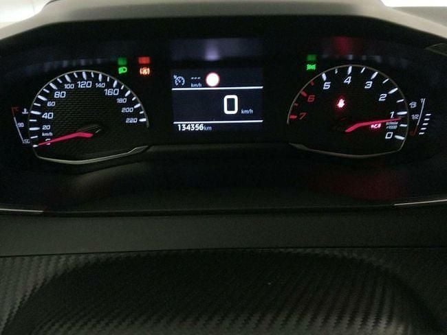 Usado Peugeot 2008 Active 110 CV (80 kW) 2021 Blanco SUV