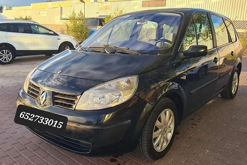 Usado Renault Grand Scénic II Dynamique 106 CV (77 kW) 2007 Negro Monovolumen
