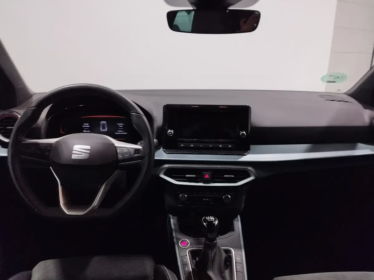 Usado Seat Arona Xperience 115 CV (84 kW) 2025 Blanco SUV