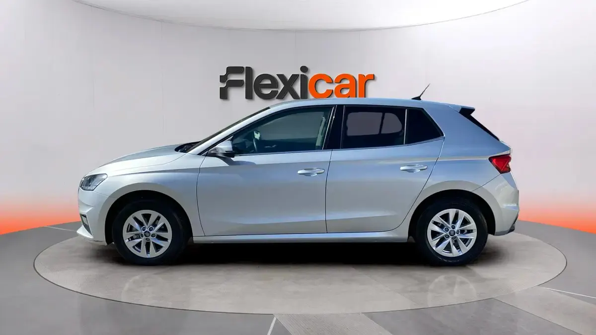 Usado Skoda Fabia Selection 95 CV (69 kW) 2025 Gris Utilitario